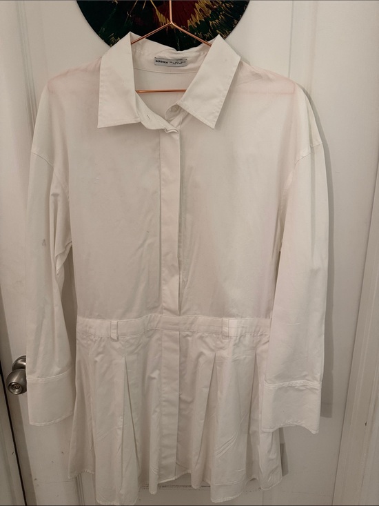 Bershka Dresses & Skirts - Bershka Classic White Collared Shirt NWOT